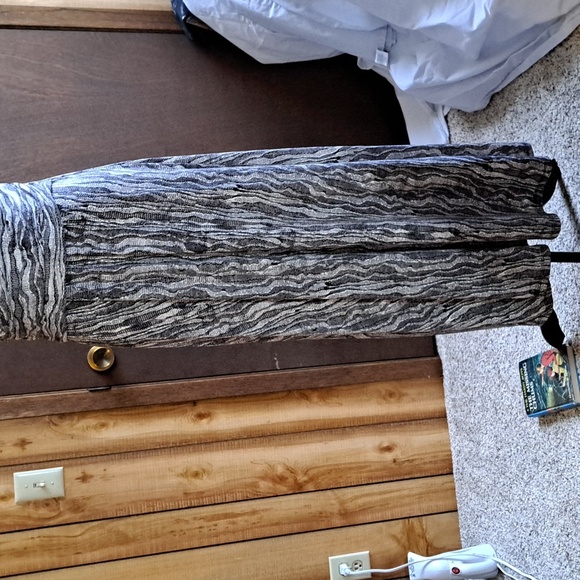 Evan-Picone M black/tan/taupe maxi dress V-neck ruched waistline - Picture 3 of 12